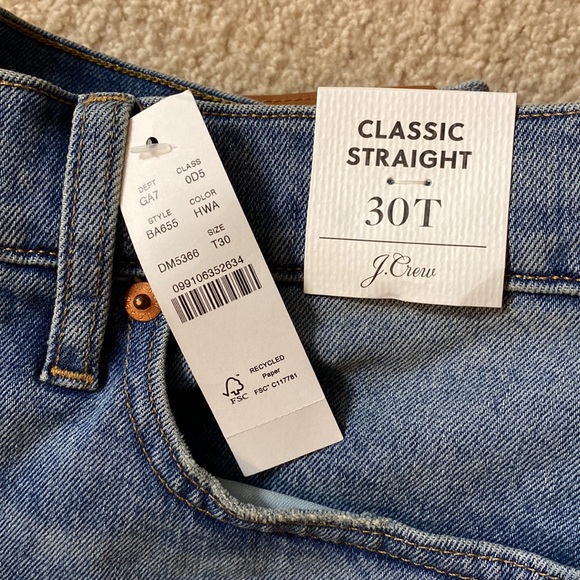 NWT J.Crew high-rise Classic Straight Jeans 30T - Picture 2 of 5
